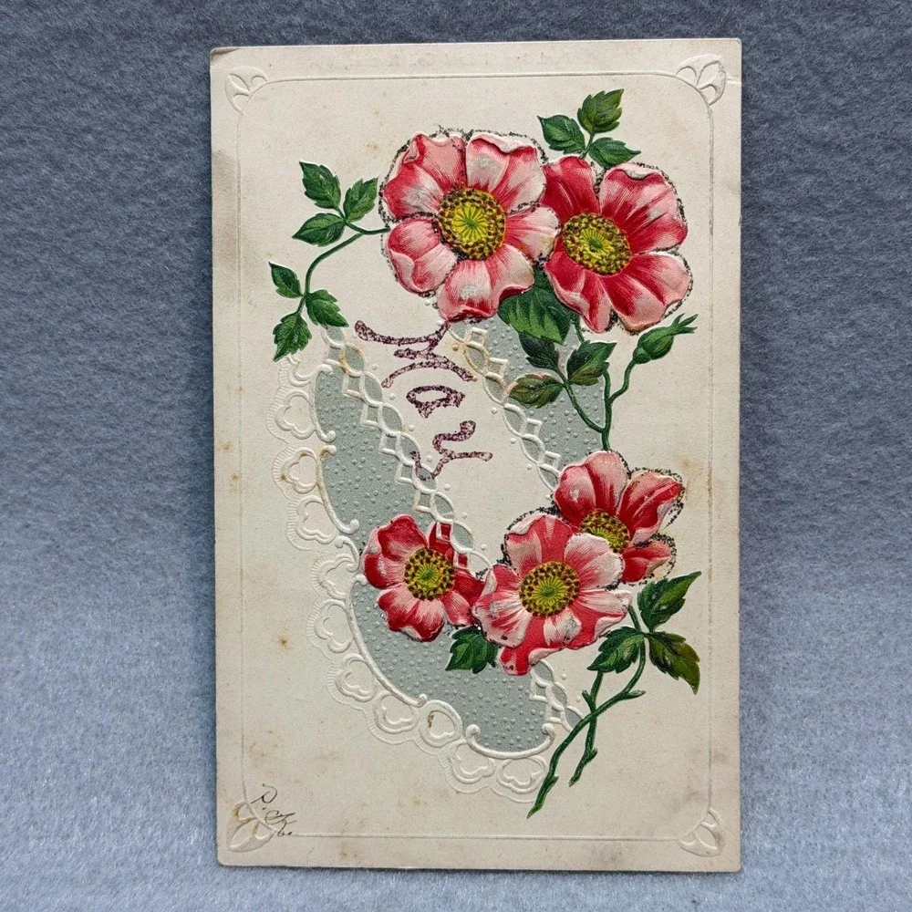 Embossed Red Pink‎ Blossoms With Lace Framing Around 